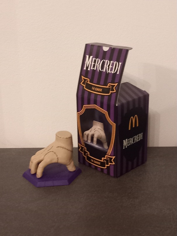 Figurine La Chose mcdonald's série Mercredi Adams Happy Meal