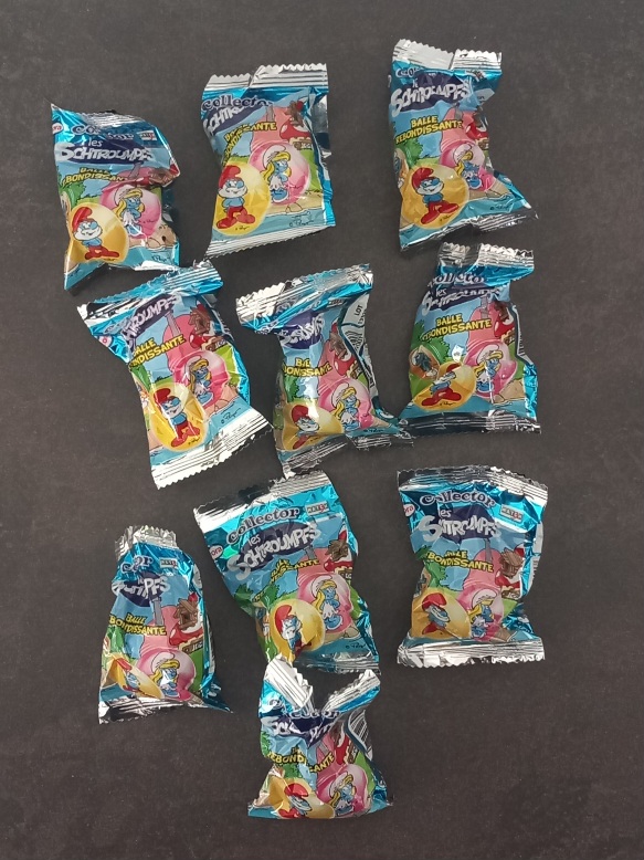 Lot de 10 balles neuves emballées schtroumpf peyo collector cora
